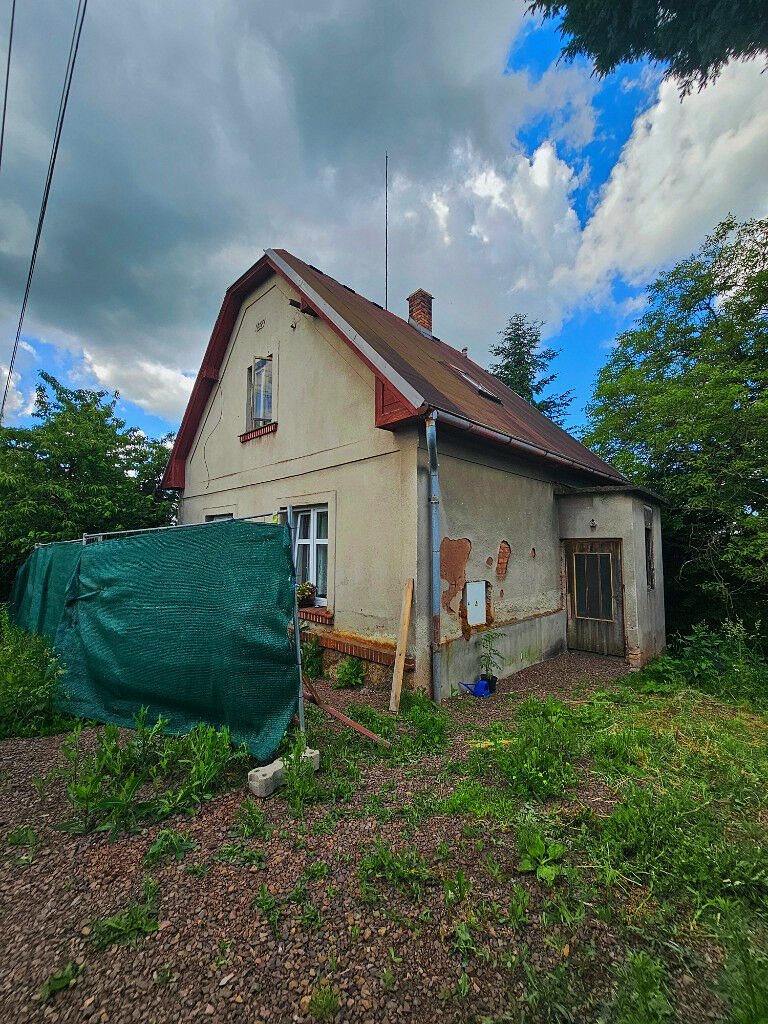 Rodinný dům s rozlehlou zahradou 1 251 m²