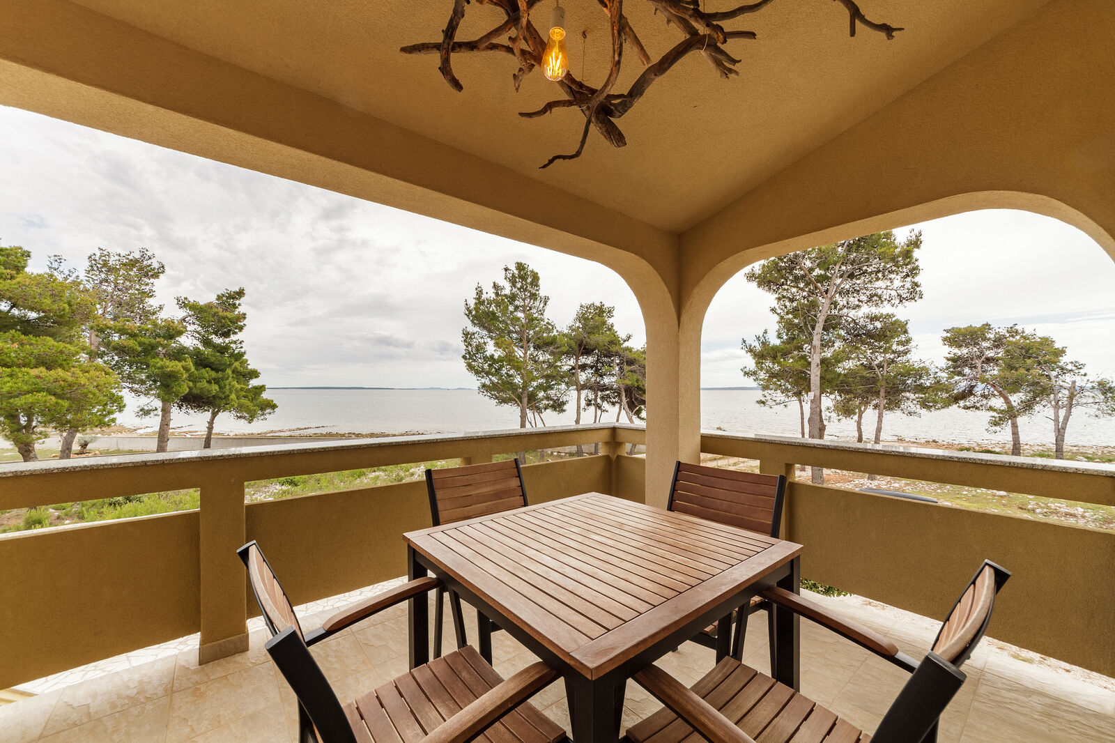 Prodej apartmánového domu na ostrově Vir – Chorvatsko