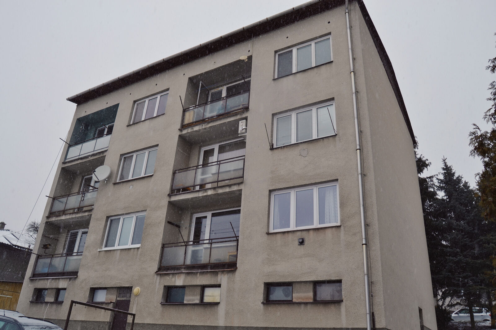 Prodej bytu 2+1 s lodžií, garáží a zahrádkou – Přílepy u Holešova