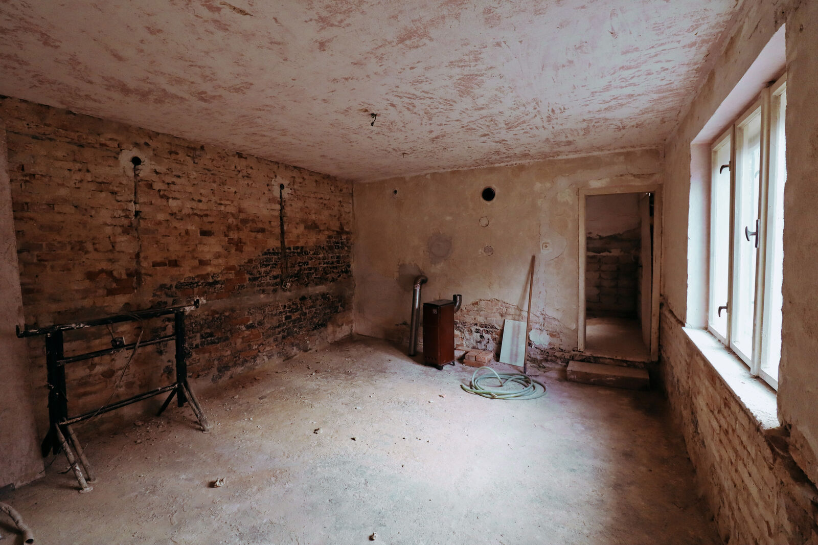 Prodej chalupy k rekonstrukci – Vysočany, okres Znojmo