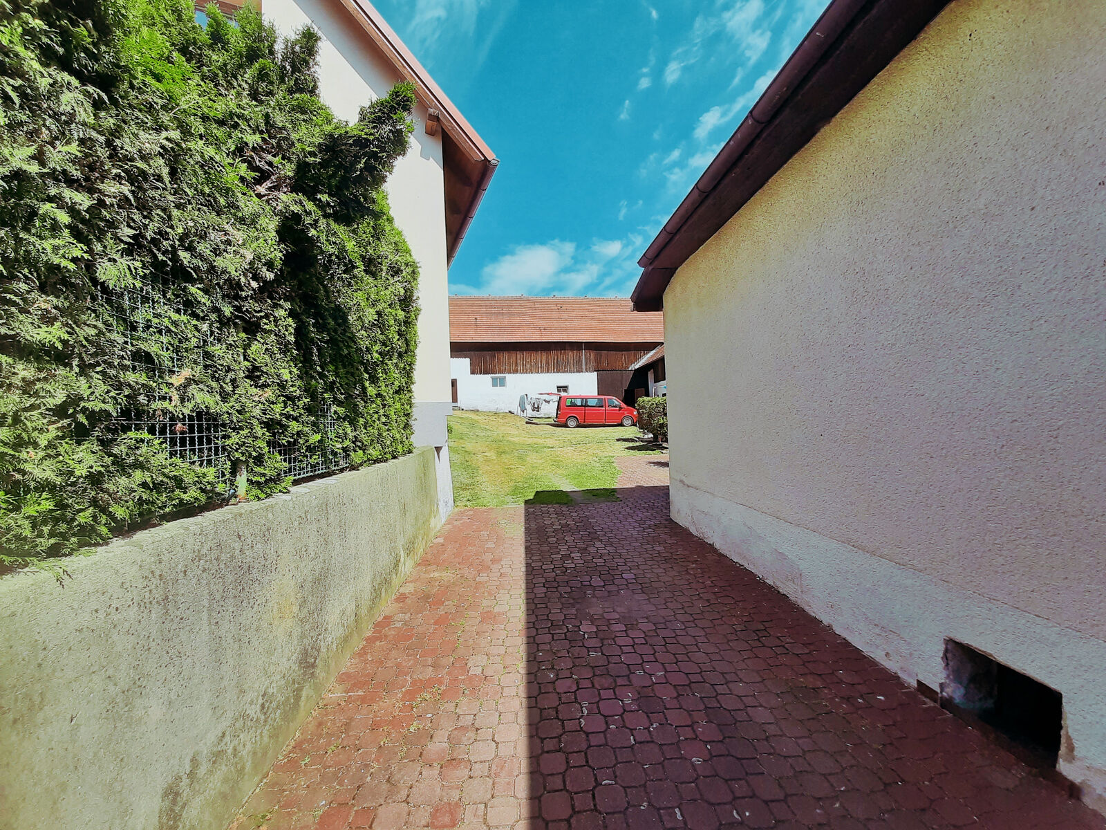 Prodej stylové chalupy s velkým pozemkem a vlastním lesem – Částkovice, okres Pelhřimov