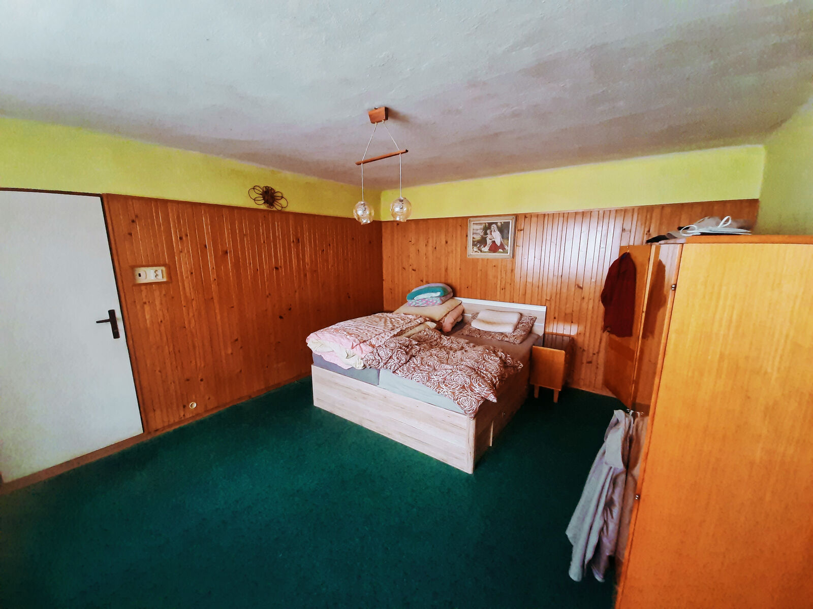 Prodej stylové chalupy s velkým pozemkem a vlastním lesem – Částkovice, okres Pelhřimov