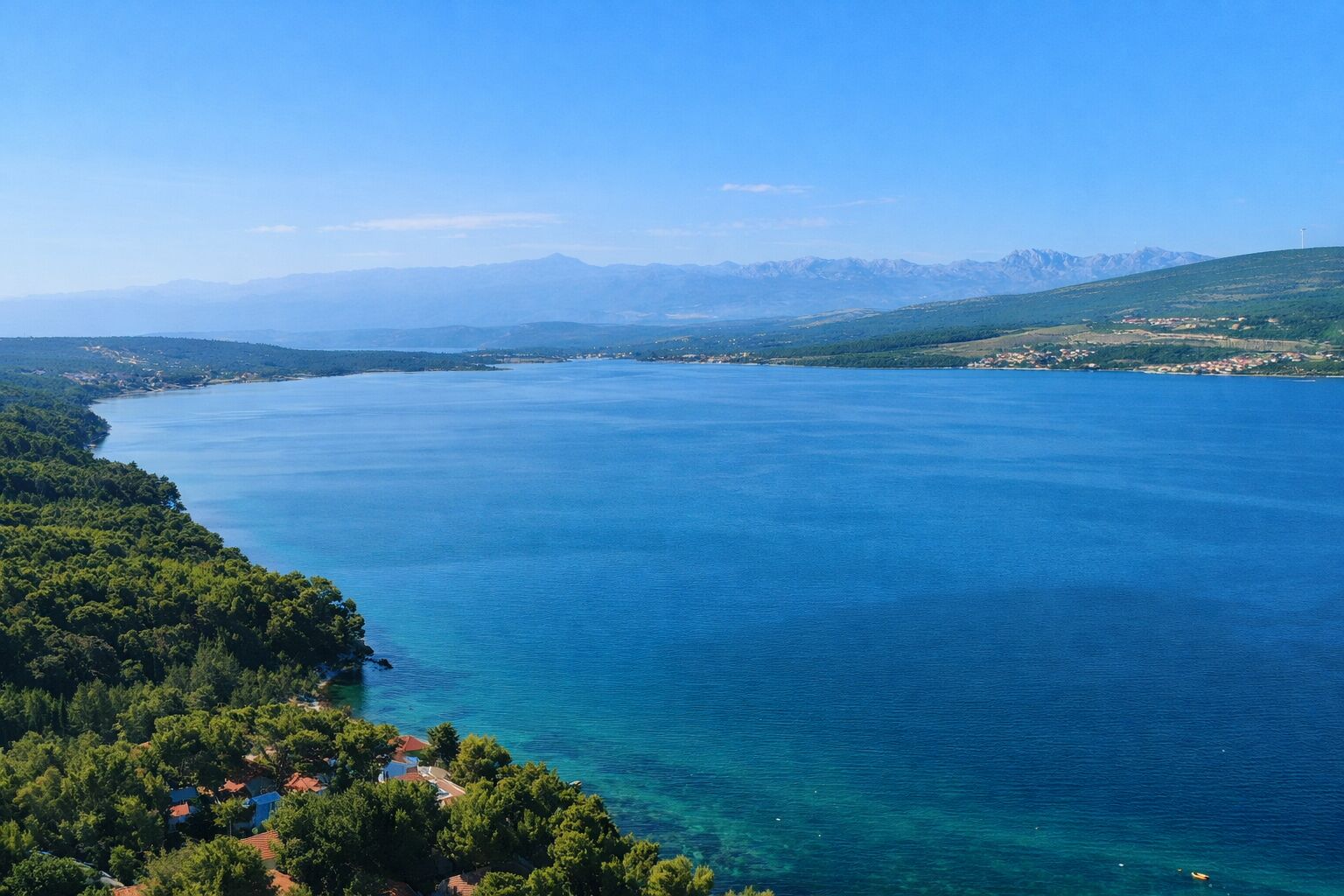 Apartmánový dům se třemi jednotkami u moře Donji Karin, Chorvatsko