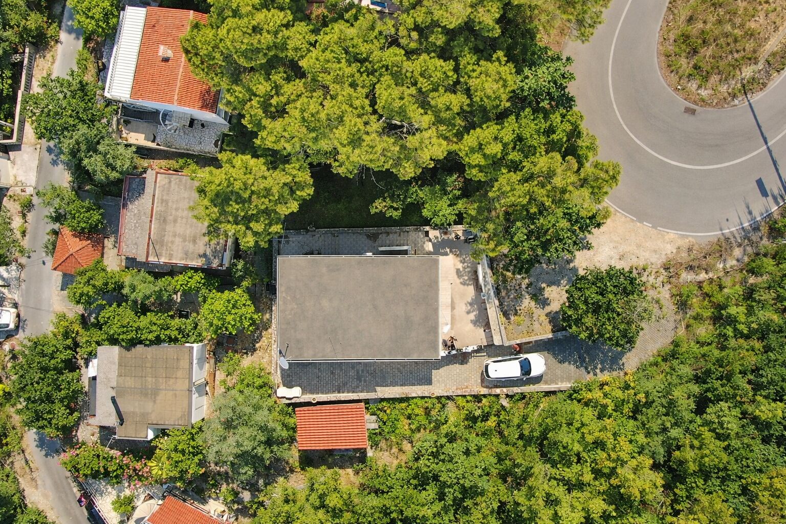 Apartmánový dům se třemi jednotkami u moře Donji Karin, Chorvatsko