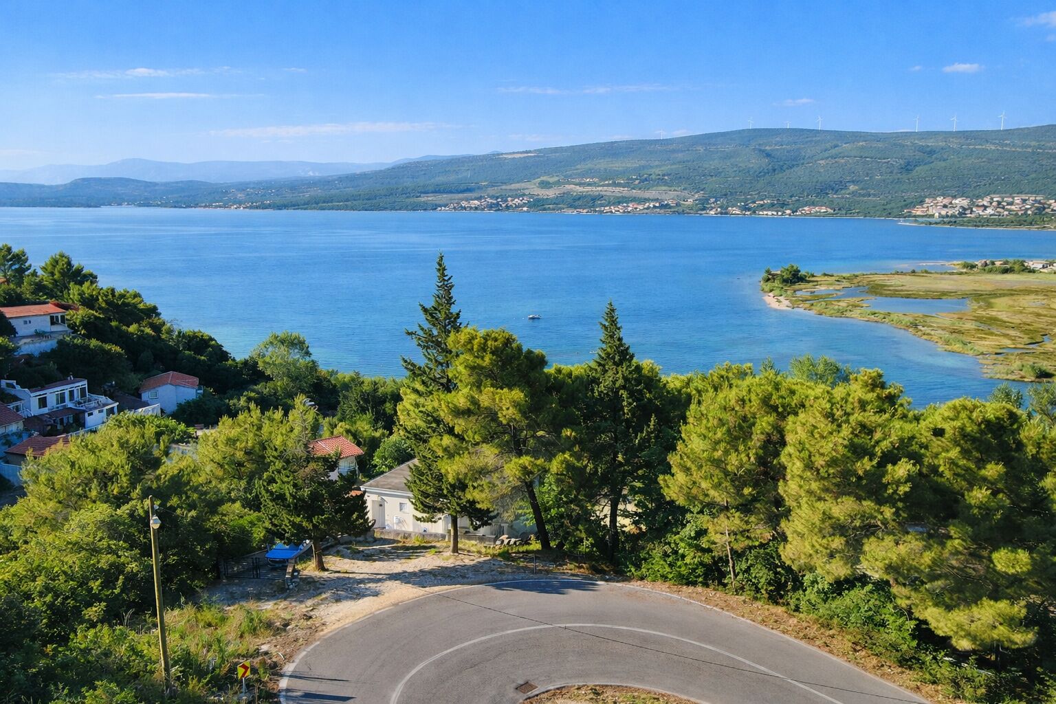 Apartmánový dům se třemi jednotkami u moře Donji Karin, Chorvatsko