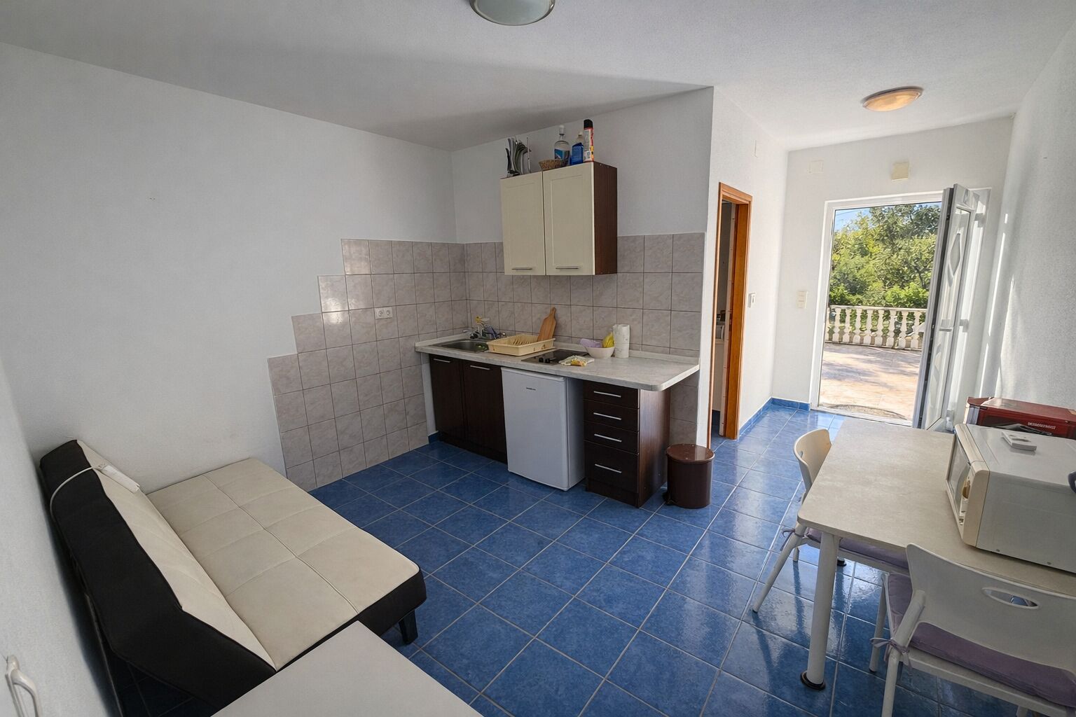 Apartmánový dům se třemi jednotkami u moře Donji Karin, Chorvatsko