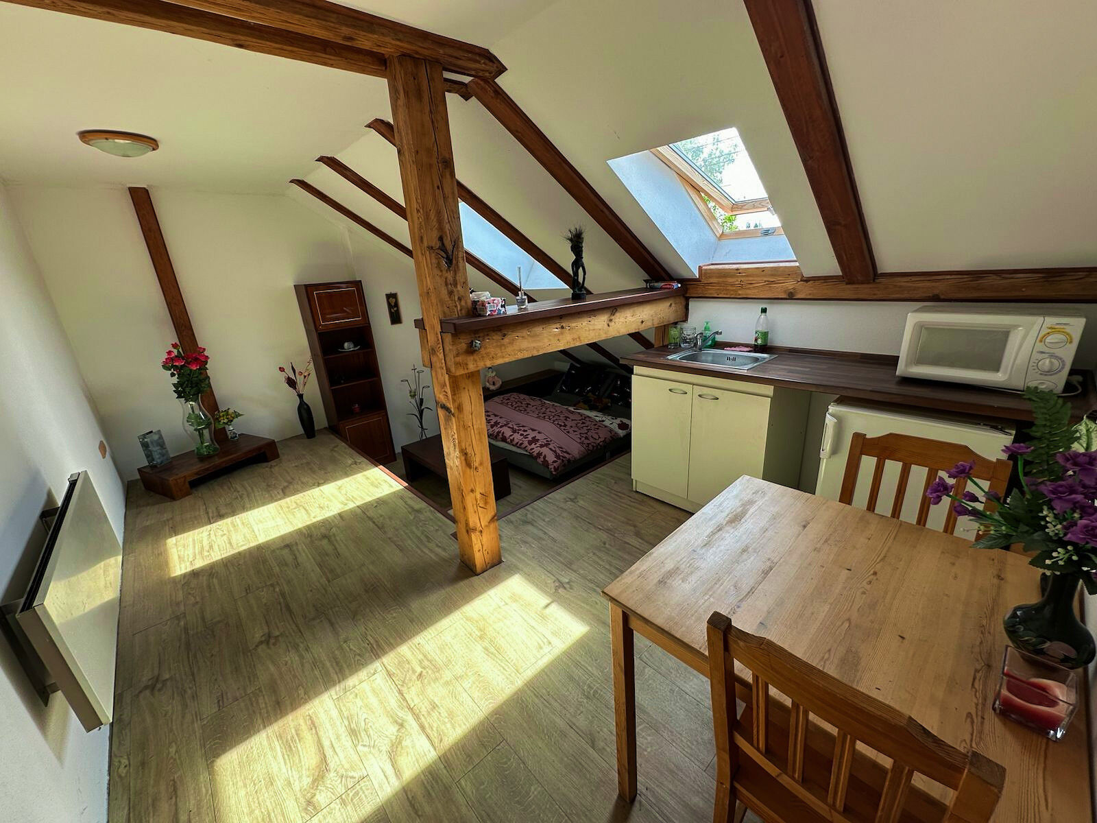 Rodinný dům 3+1 po kompletní rekonstrukci, bazén, pergola s venkovní kuchyní, Blatná